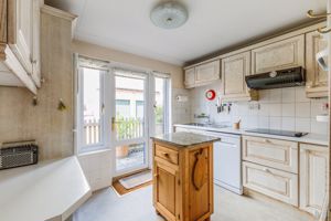 Kitchen- click for photo gallery